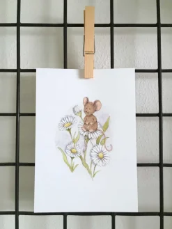 Anillustration Wenskaarten^Ansichtkaart Muisje op Madeliefjes