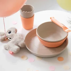 Done by Deer Kinderservies^Kinderkom Raffi Sand