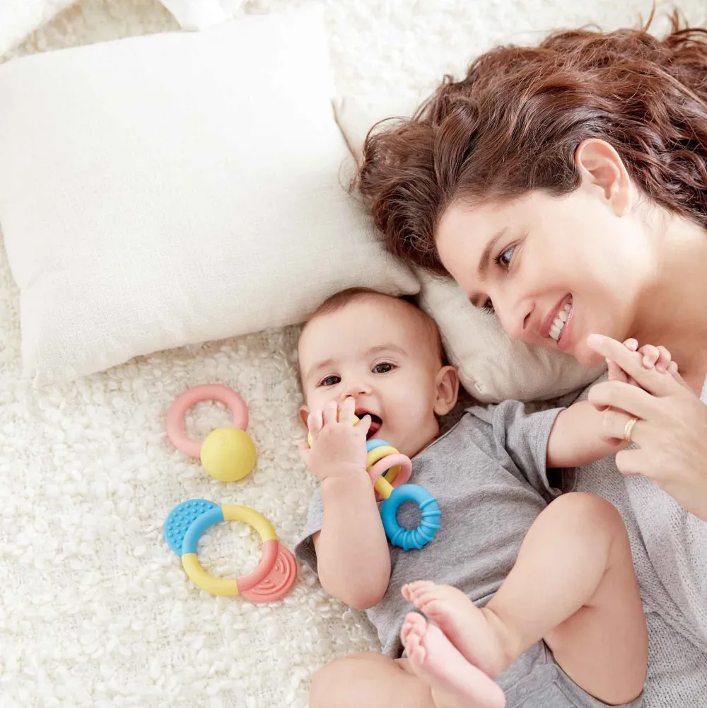 Hape Babyspeelgoed|Kraamcadeaus^Bijtring en Rammelaar Set
