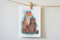 Lotte Drouen Wenskaarten^Ansichtkaart Knuffelende Vos, Beer en Muis