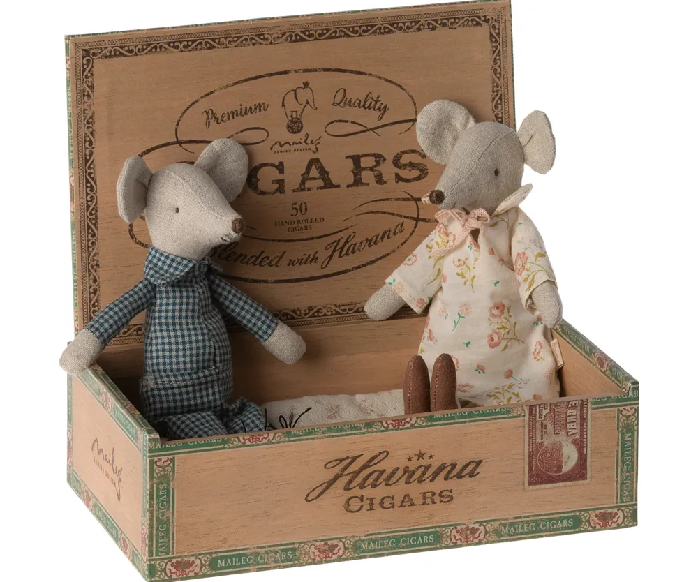 Maileg Muizen^Knuffelmuis Opa en Oma in Cigarbox 17cm