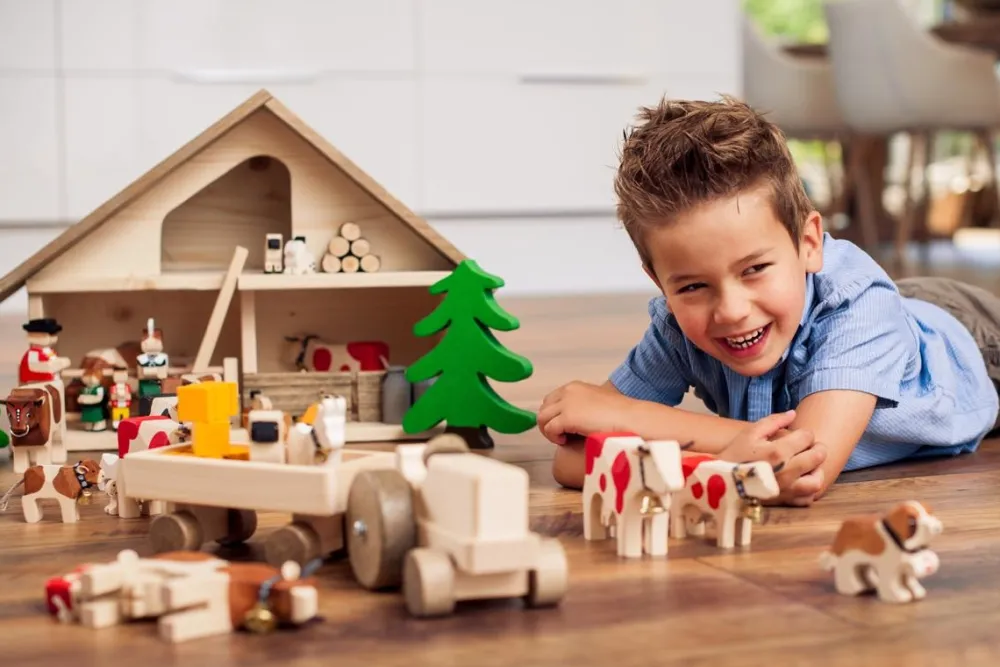 Trauffer Hondachtigen|Boerderijdieren^Sint Bernard met Vaatje Zittend